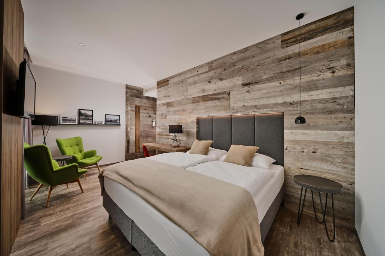 Seehotel Im Weyer グムンデン エクステリア 写真