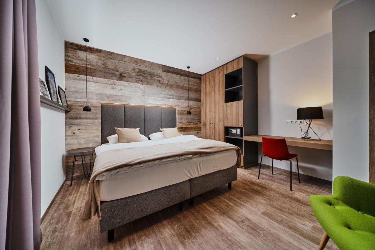 Seehotel Im Weyer グムンデン エクステリア 写真